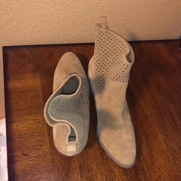 Booties - Picture 3 of 4